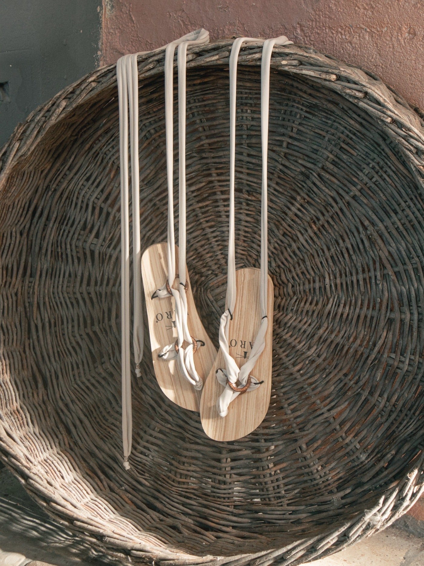 Beige Short Laces Short Laces FARO